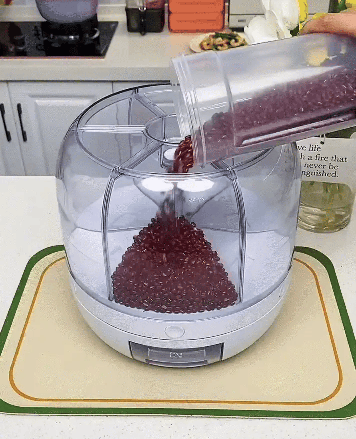 Rotating Food Storage Dispenser موزّع تخزين الطعام الدوّار